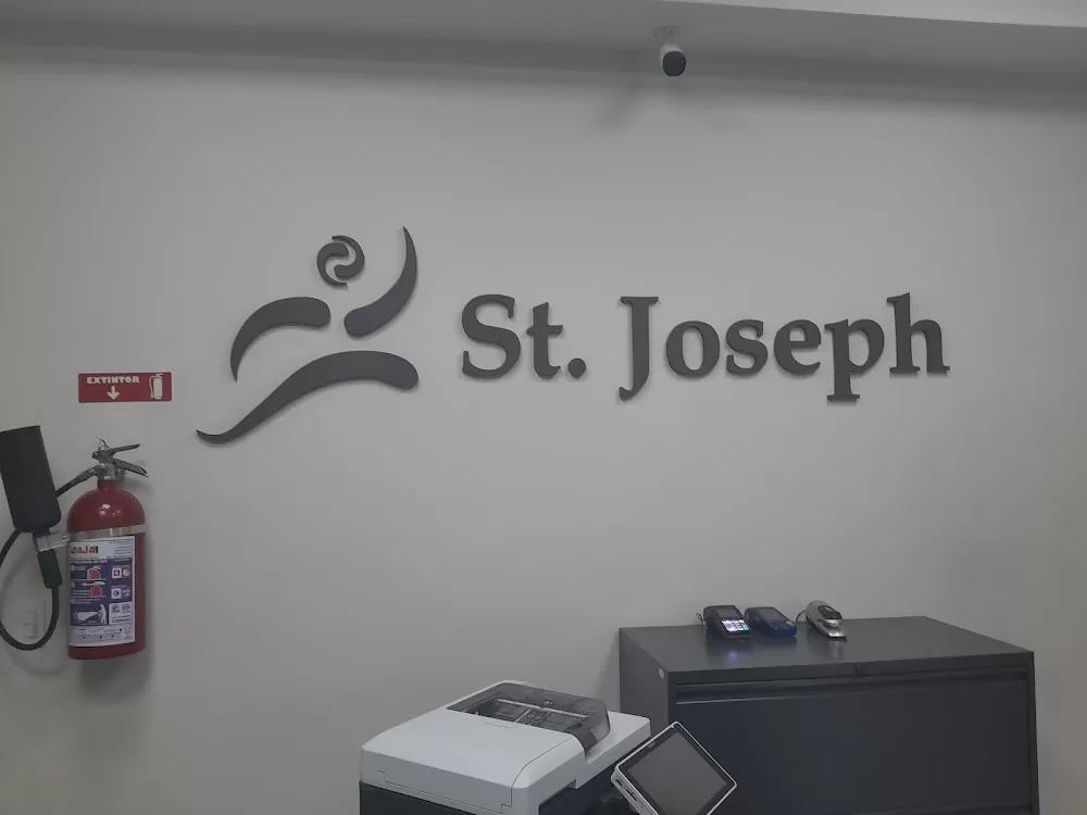 St. Joseph Clinica Especializada En Accidentes - Photo 3