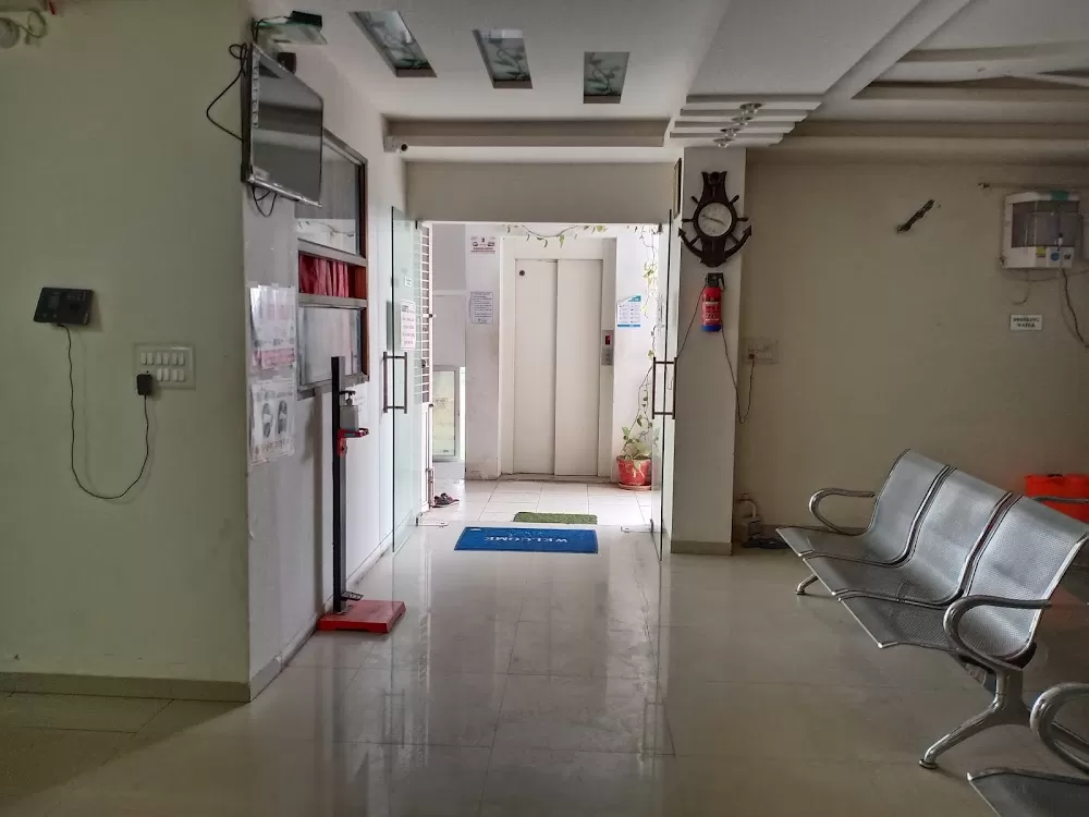 Sanidhya Orthopaedics Hospital (Treatment center of Bone Fracture, Arthritis, Backpain,Sports Injuries & Joint Replacement) - Photo 5