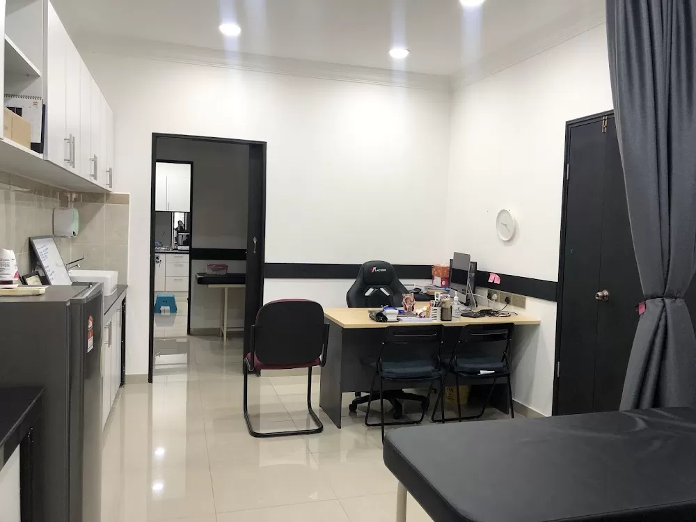 We-Care Clinic (HQ & Surgical Centre) Kuala Lumpur - Photo 4