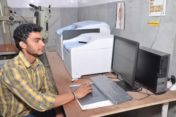 Dr RAHUL PODDAR - Photo 6