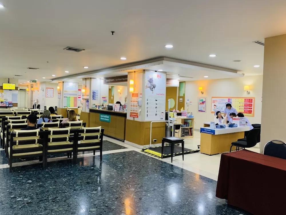 ViMUT Theptarin Rama 4 Hospital - Photo 3