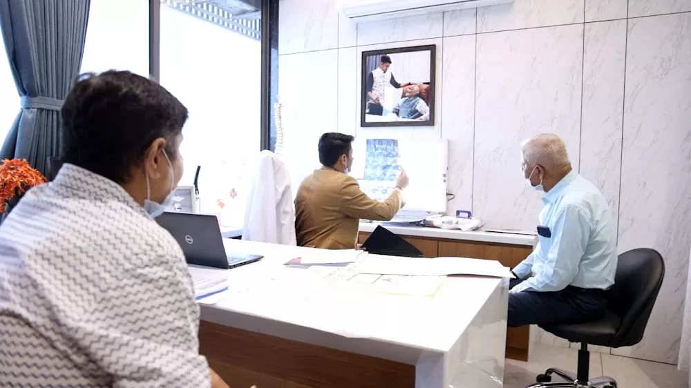 JP Hospital - Robotic Joint Knee Replacement Center - Photo 6