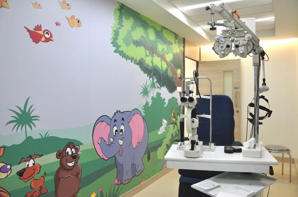 K K Eye Institute - Photo 6