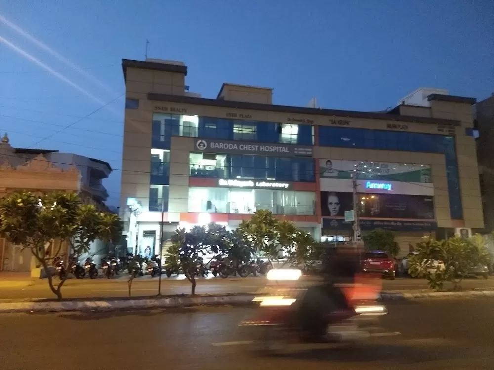 Dr Hiren Parikh - Best Pulmonologist in Vadodara - Aadicura Superspeciality Hospital (Previously at Baroda Chest Hospital) - Photo 7