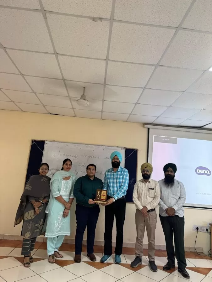 Eyeconic eye care centre-Best Eye Doctor/Eye Doctor/Retina Specialist/Best eye Clinic Ludhiana - Photo 4