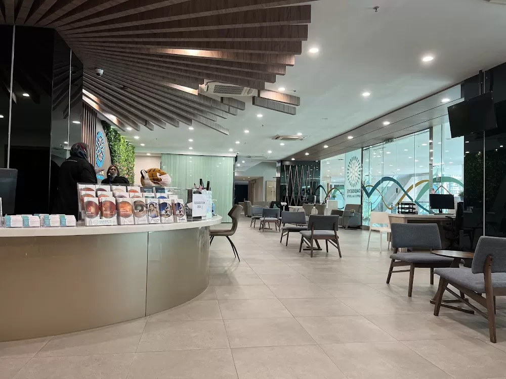 OasisEye Specialists - Photo 2