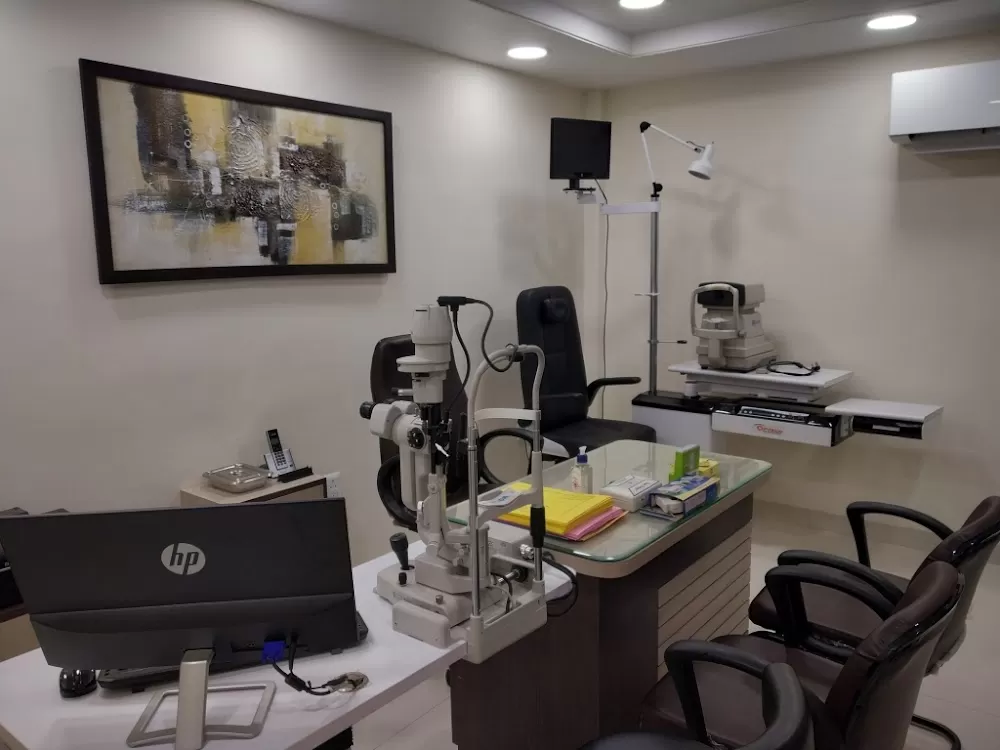 Dr. Manbir Singh - Best Cataract Surgeon, Glaucoma Expert, Lasik surgeon, Bhopal - Photo 8