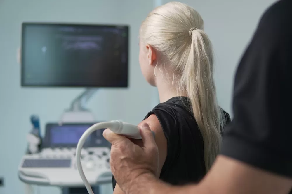 UPANDRUNNING- Al Wasl Sports Medical Center - Photo 7