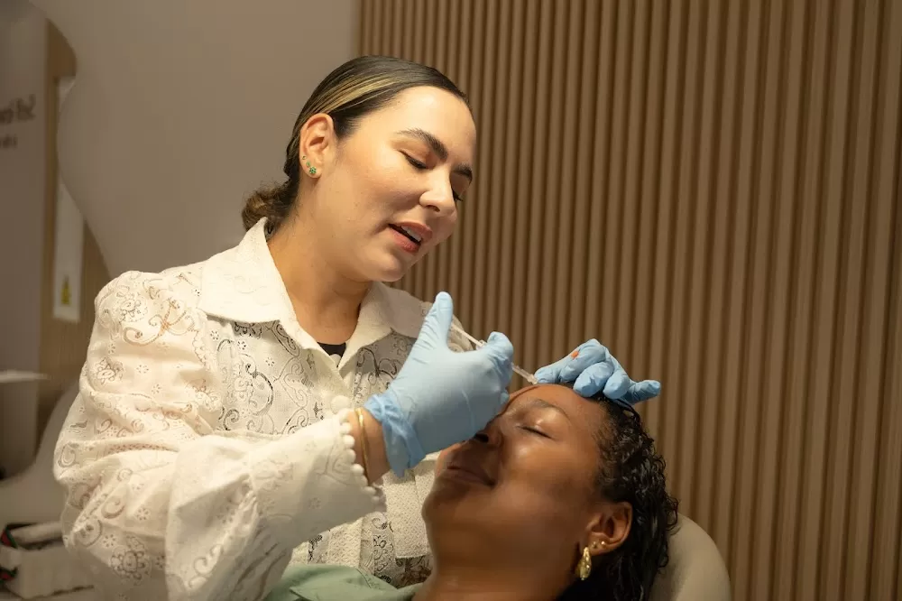 NATHALIE QUIROZ V - DERMATÓLOGA - Photo 3