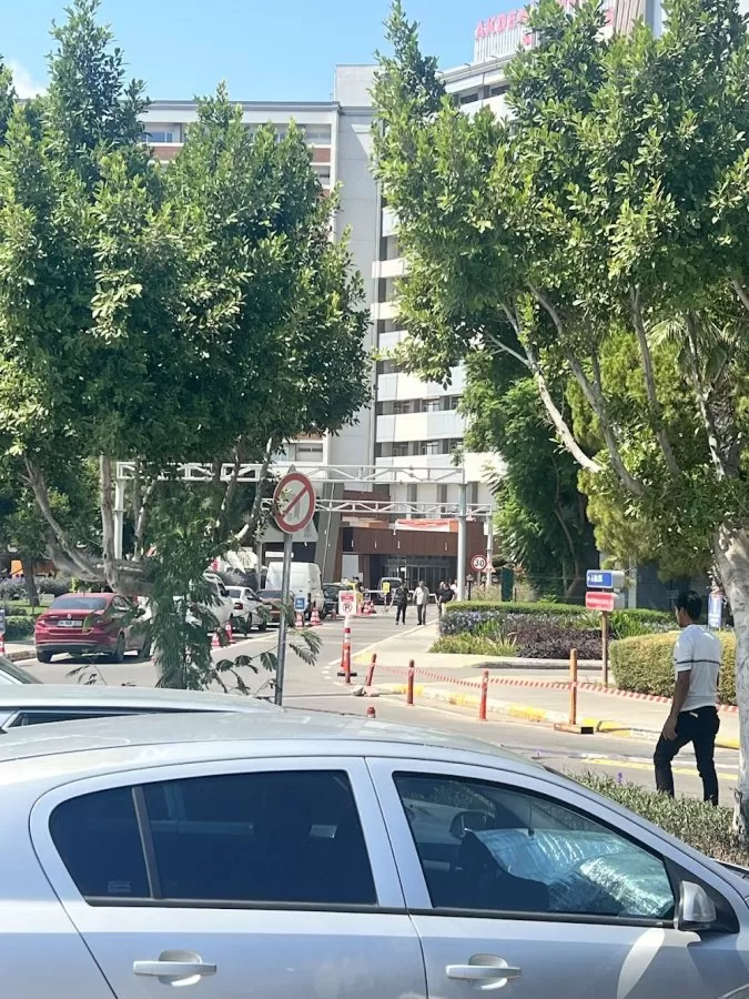 Akdeniz Üniversitesi Hastanesi A Blok - Photo 1