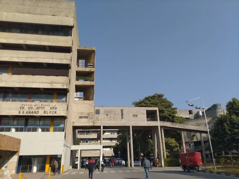 Department of Medical Microbiology - Photo 3