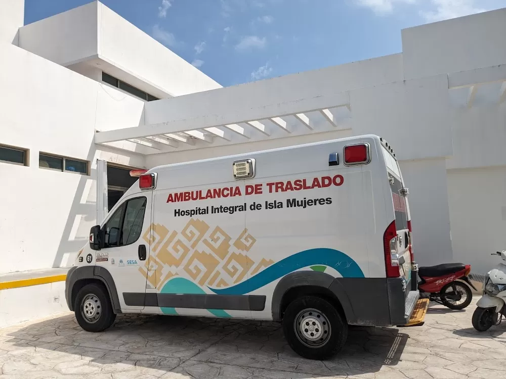 Community Hospital Isla Mujeres - Photo 8
