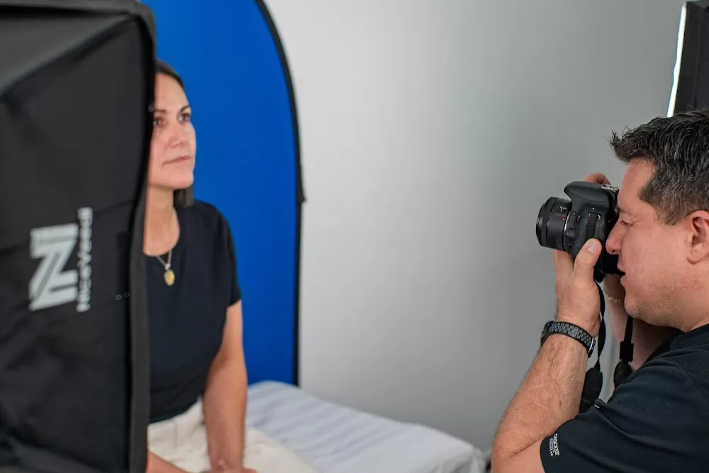 Dr. Roy Acosta - Rinoplastia Ultrasónica y Otorrinolaringólogo | Hospital Internacional La Católica - Photo 2