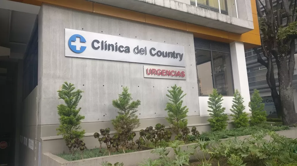 Clínica del Country Urgencias Obstétricia y Pediatría - Photo 2