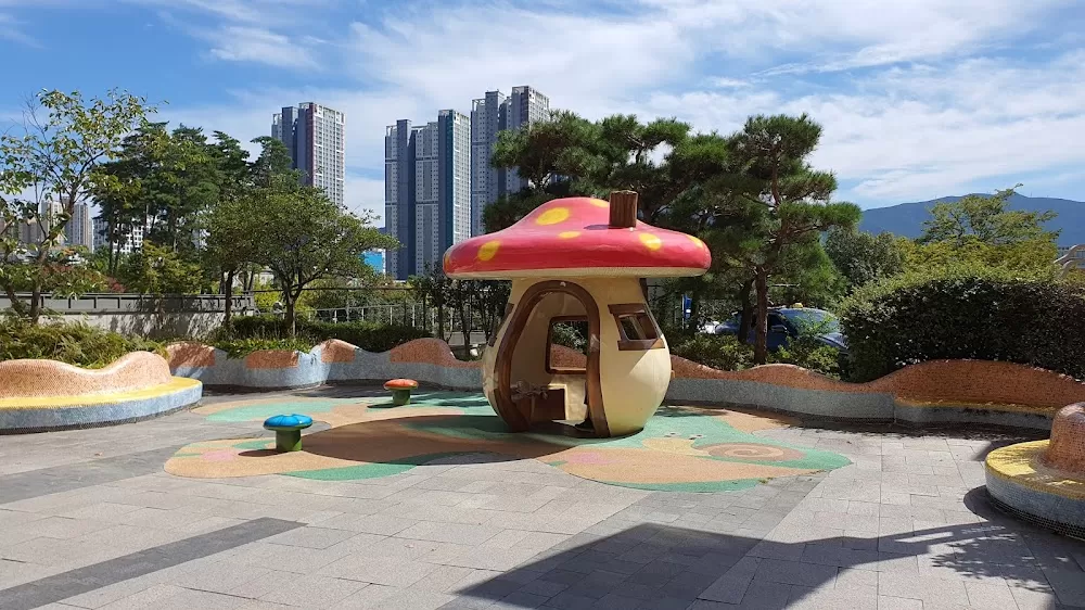 Pusan National University Children's Hospital - Photo 1