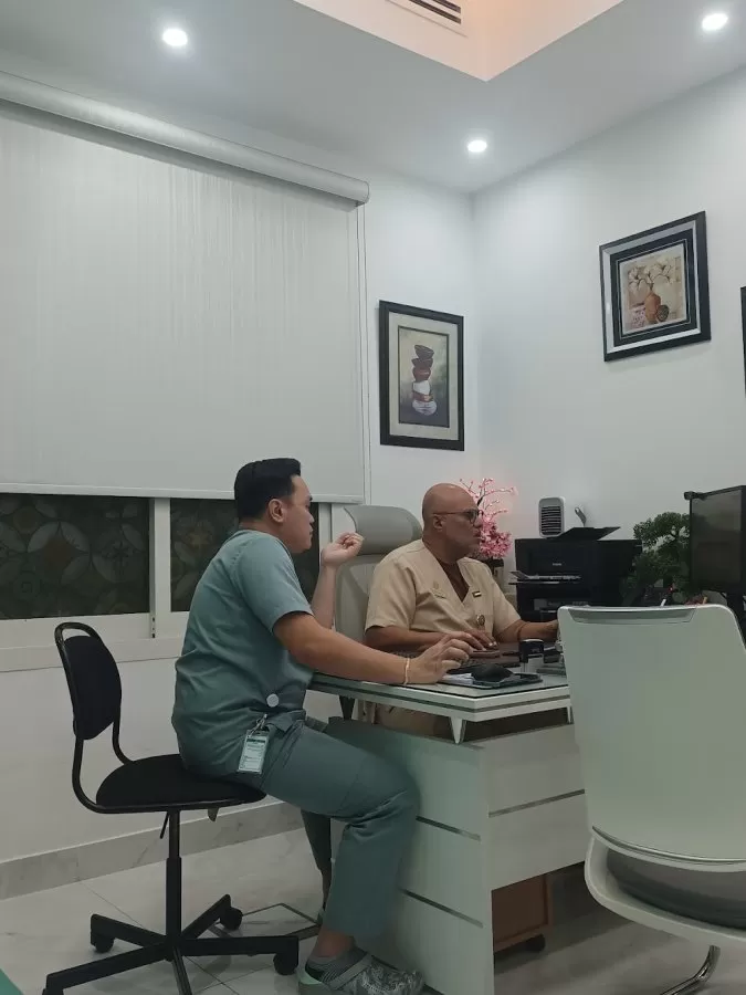 Max Care Medical Center - Photo 7