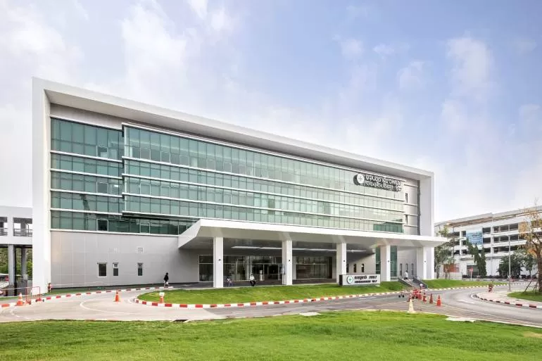 Thammasat University Hospital - Photo 2