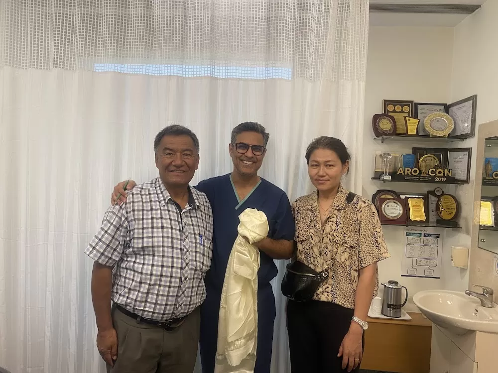 Dr. Asit Arora - Best Oncologist in Apollo Hospitals, Delhi | Stomach Cancer | Colon Cancer Treatment in Delhi - Photo 8