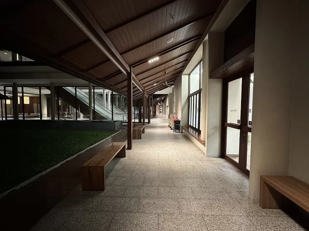Ratchaphruek Hospital - Photo 8