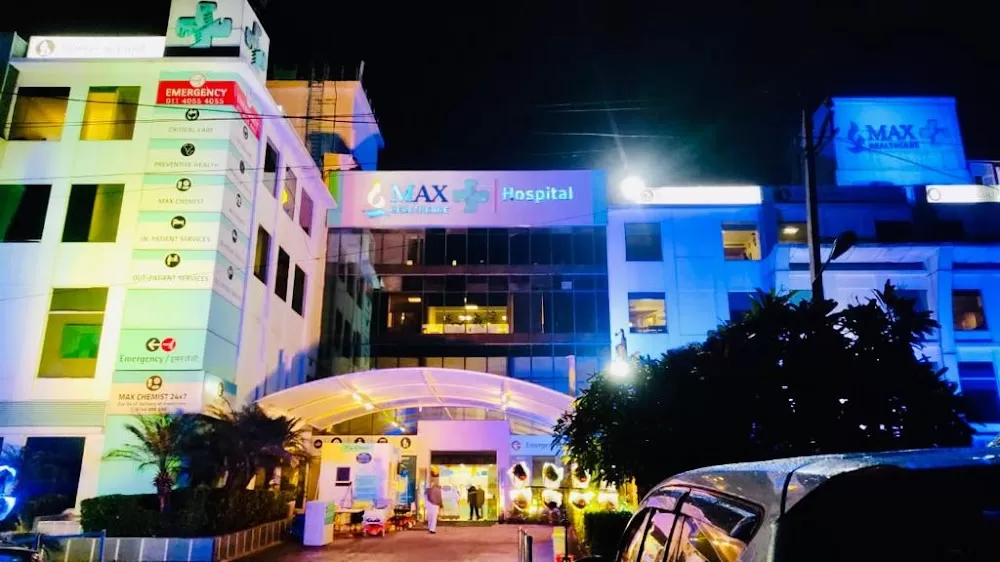 Max Institute of Cancer Care, Gurgaon - Photo 1