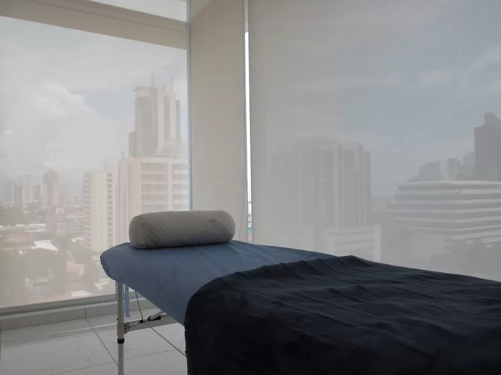 Regeneration Clinic Of Panama - Photo 1