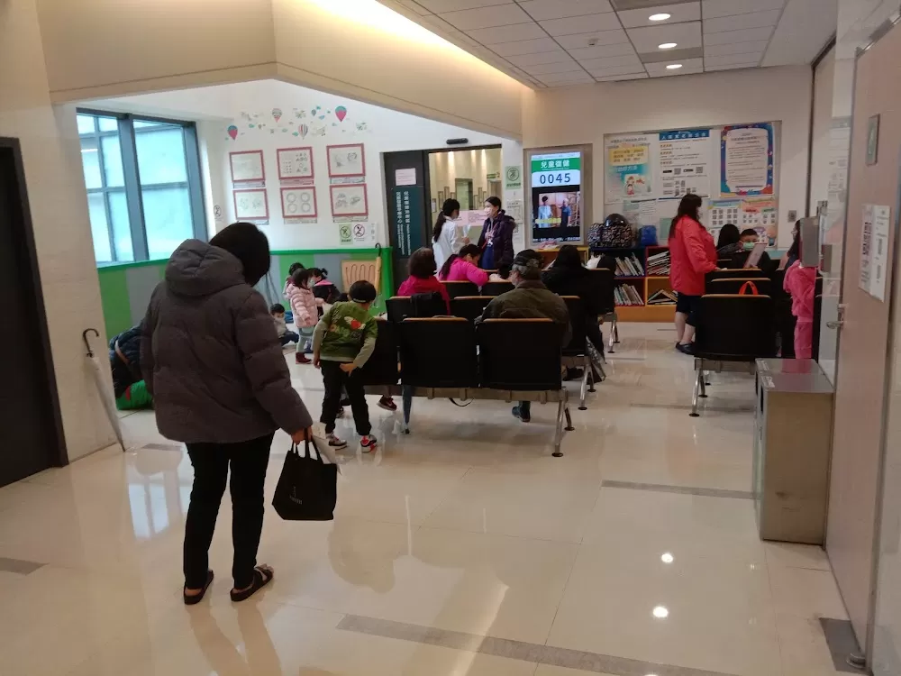 En Chu Kong Hospital Zhongshan Medical Building - Photo 8