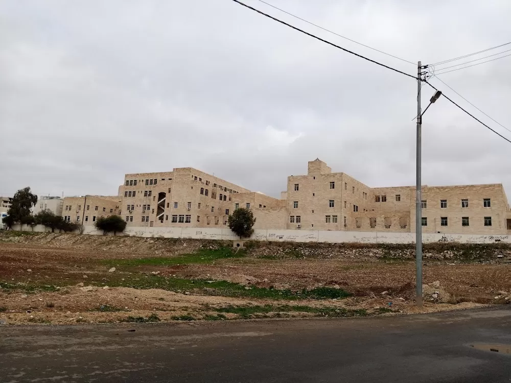 Jameel AlTotangi Hospital - Photo 1
