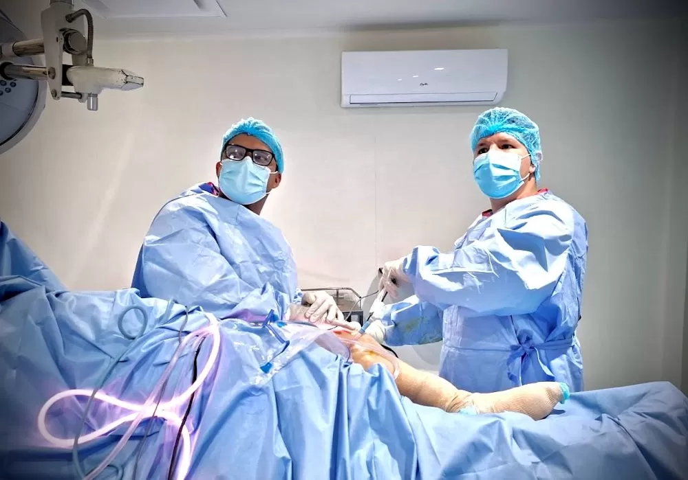 Dr. Edwin Acosta Traumatólogo - Ortopedista - Artroscopista - Photo 1
