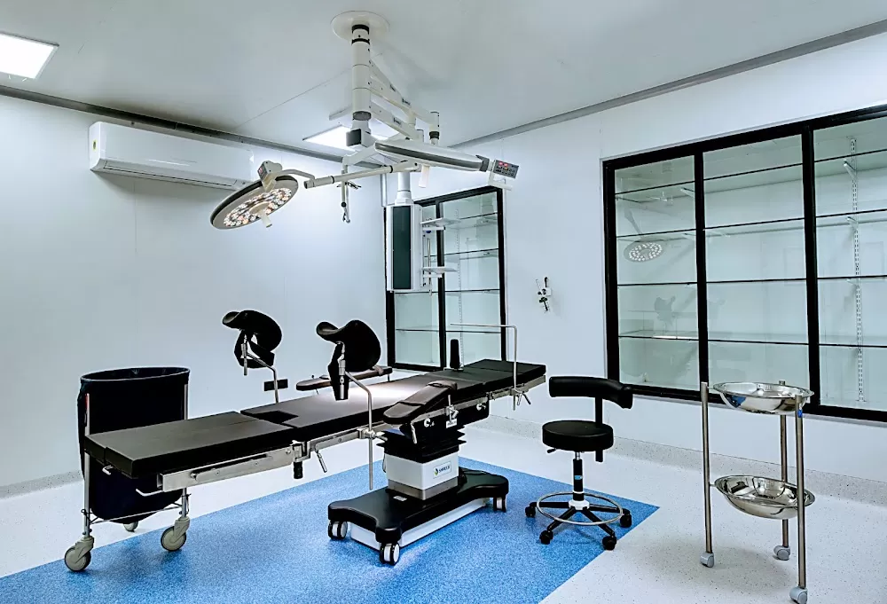 Arham Piles and Hernia Hospital – Best Piles Surgeon in Ahmedabad, Gallbladder, Appendix, Circumcision Doctor Ahmedabad - Photo 2