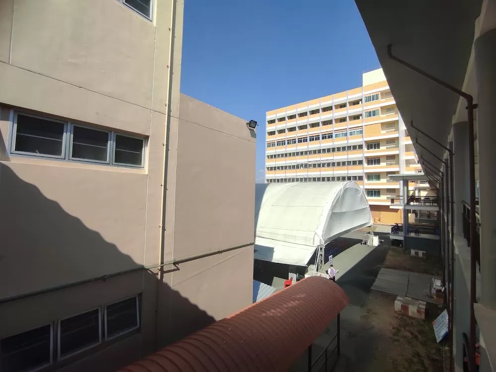 Sansai Hospital - Photo 6