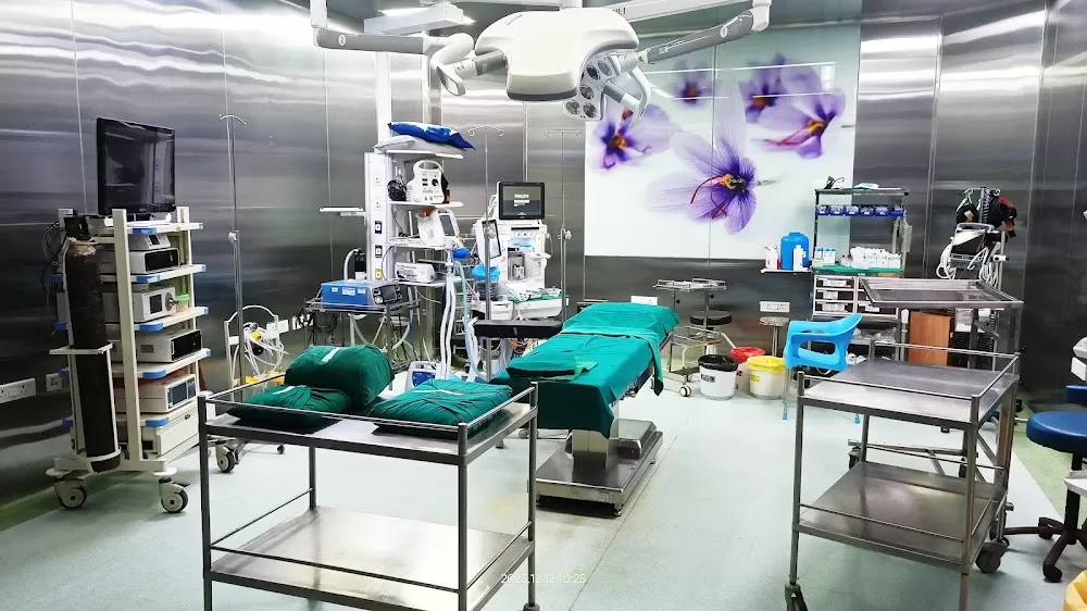 Best Neurology & Neurosurgery Hospital in Mahim, Mumbai | Fortis SL Raheja Hospital, Mahim - Photo 1