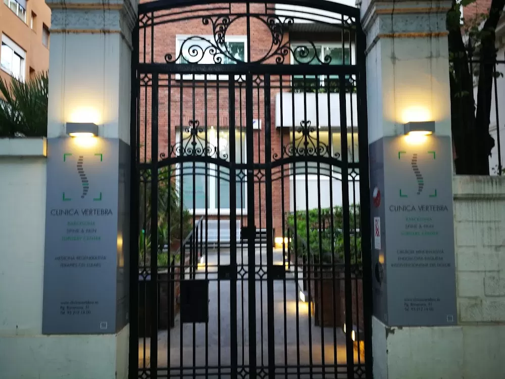 Clinica Vertebra, SpinePain & Regenerative Surgery Centers - Clinica del Dolor de Barcelona - Photo 3