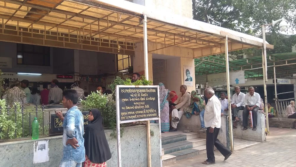 The Gujarat Cancer & Research Institute - Photo 3