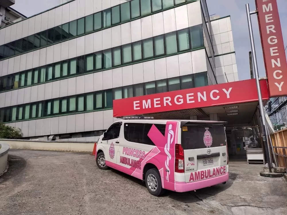 De Los Santos Medical Center - Photo 7