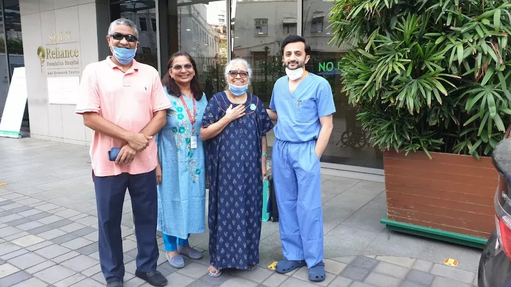 Dr Maulik Parekh - TAVR / TAVI, MitraClip, Angioplasty expert - Photo 3