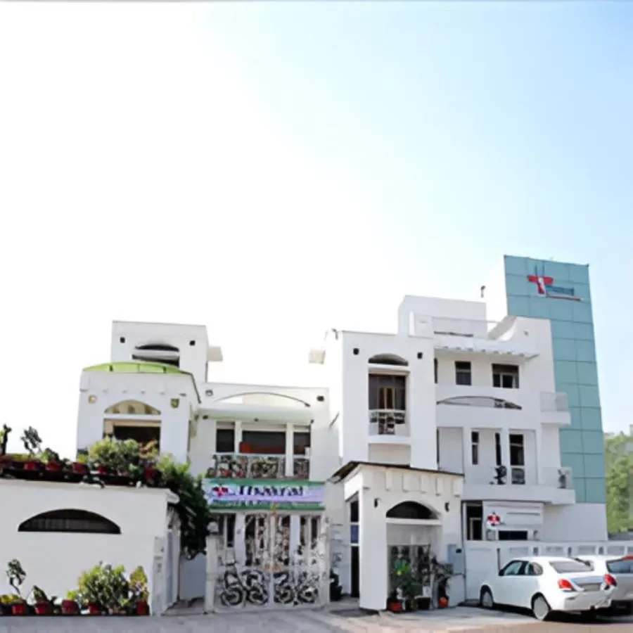 Thakral Hospital & Fertility Centre - Maternity and Gynecologist Hospital in Gurgaon - Photo 1