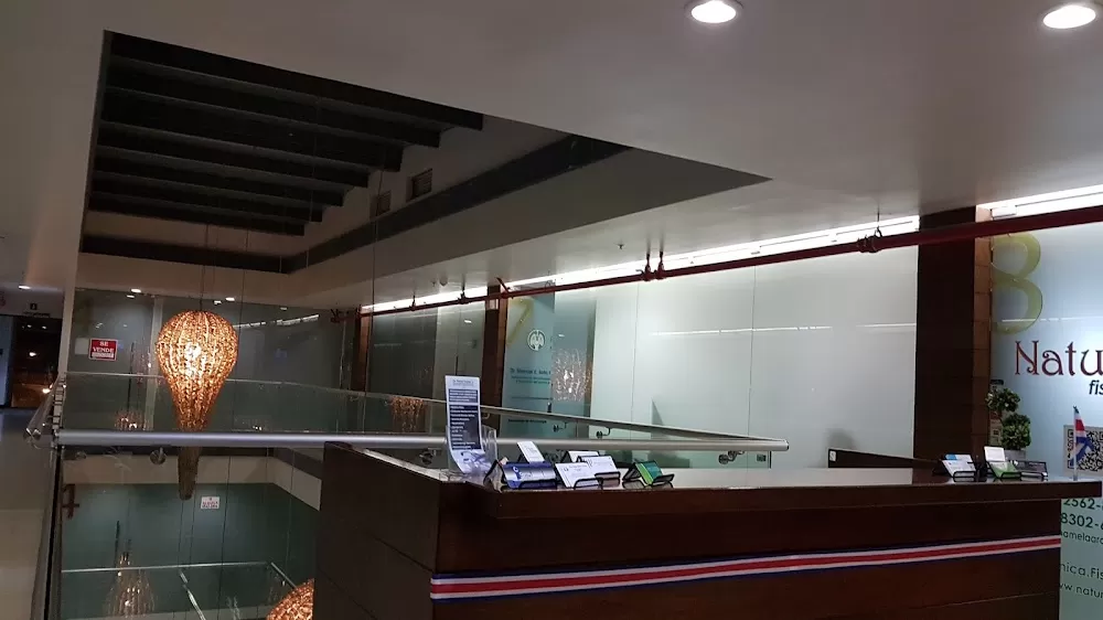 Naos Plaza - Photo 3