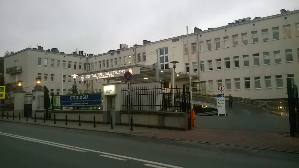 Szpital Specjalistyczny im. Świętej Rodziny - Photo 1