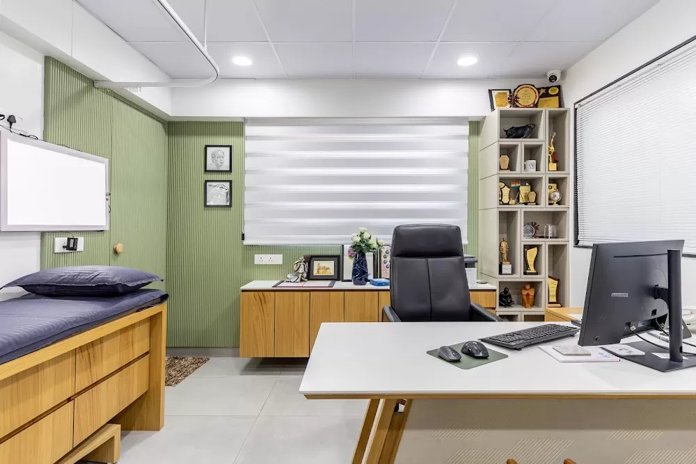 Doctor House (Mission Gastrocare/Hemato-oncology clinic/Dr Udayan's lab), Vadodara - Photo 1