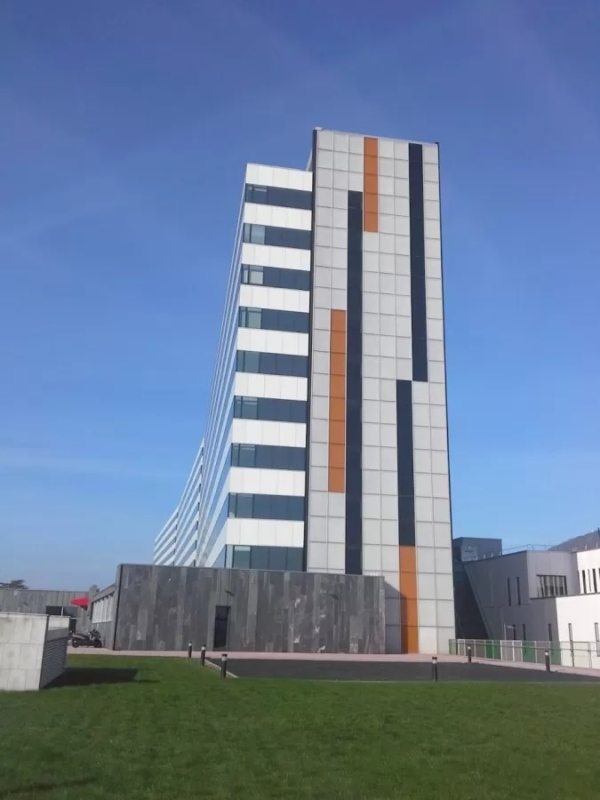 Central University Hospital of Asturias - Photo 5