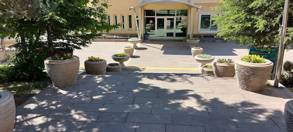 Ankara Onkoloji Eğitim Ve Araştırma Hastanesi Ek Binası Polikliniği - Photo 4