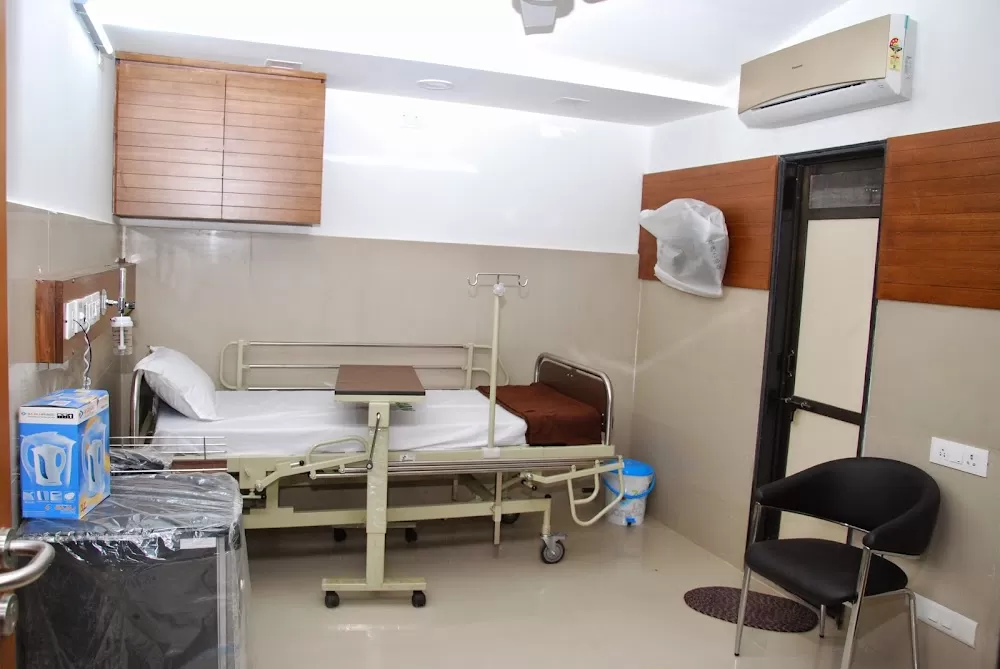 Urvashi Surgicare - Photo 7