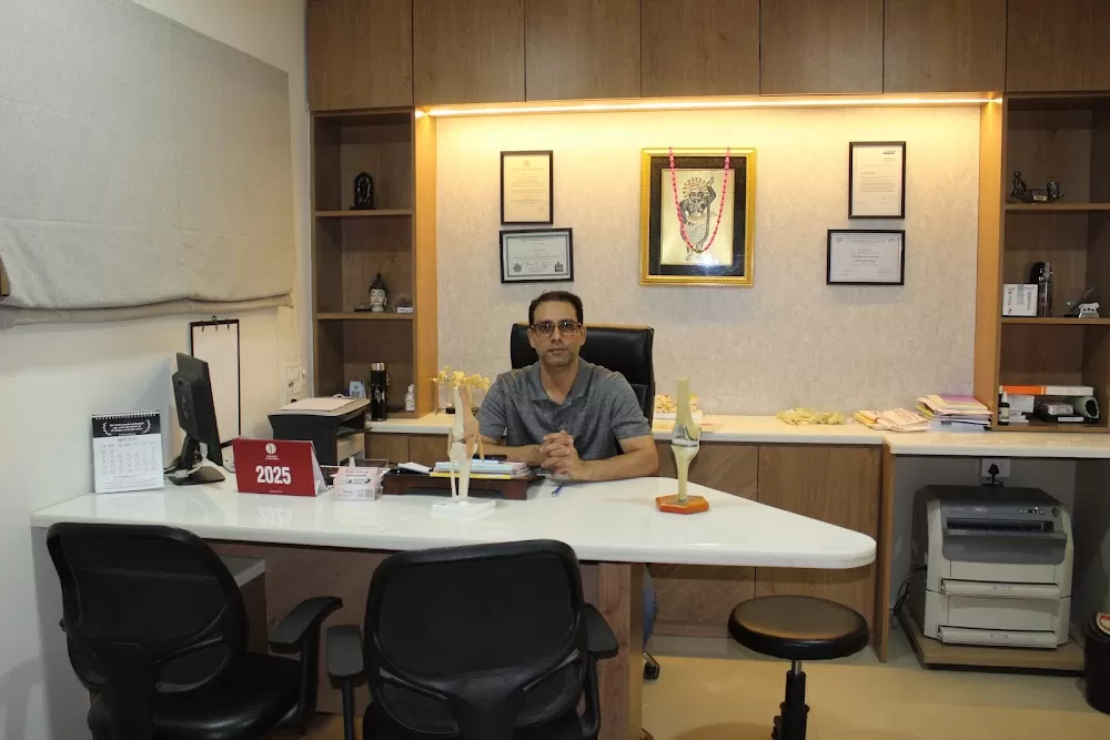 Shyam Orthopaedic Hospital and Physiotherapy Centre - Knee Replacement Surgeon in Vadodara - Dr Vishal shah - Photo 5