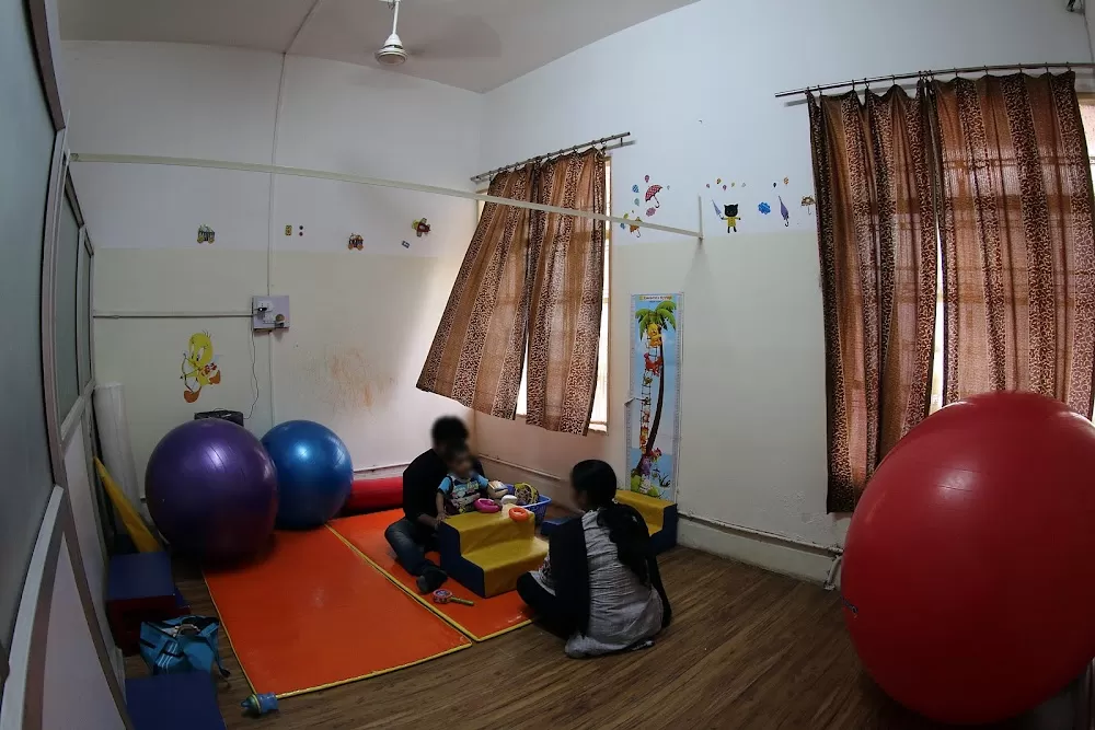 Swami Vivekanand Regional Spine Center - Photo 4