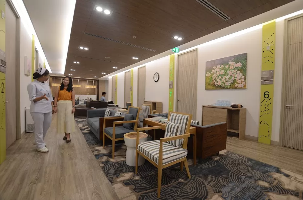 Manarom Hospital - Photo 6
