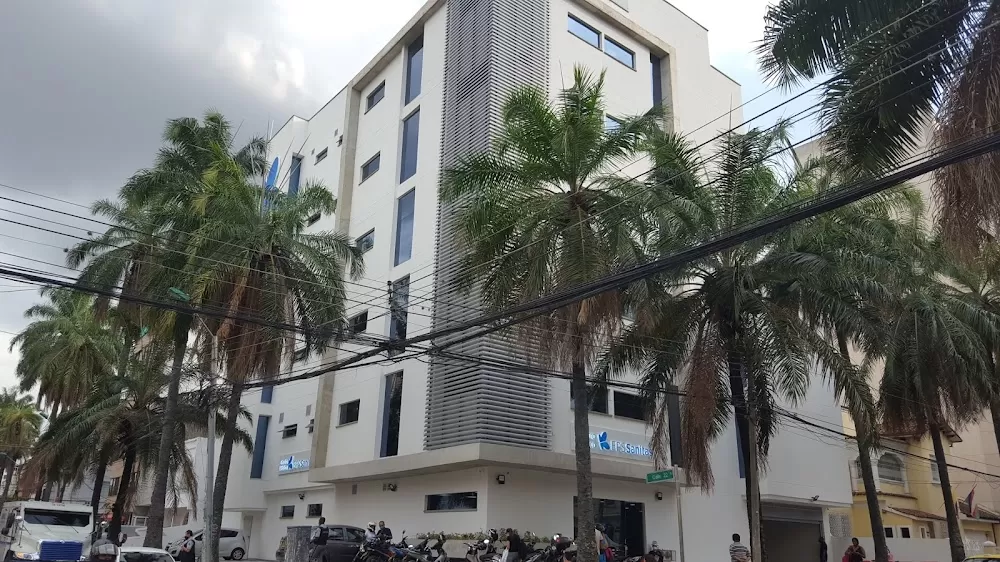 EPS Sanitas Centro Médico Prados del norte - Photo 3
