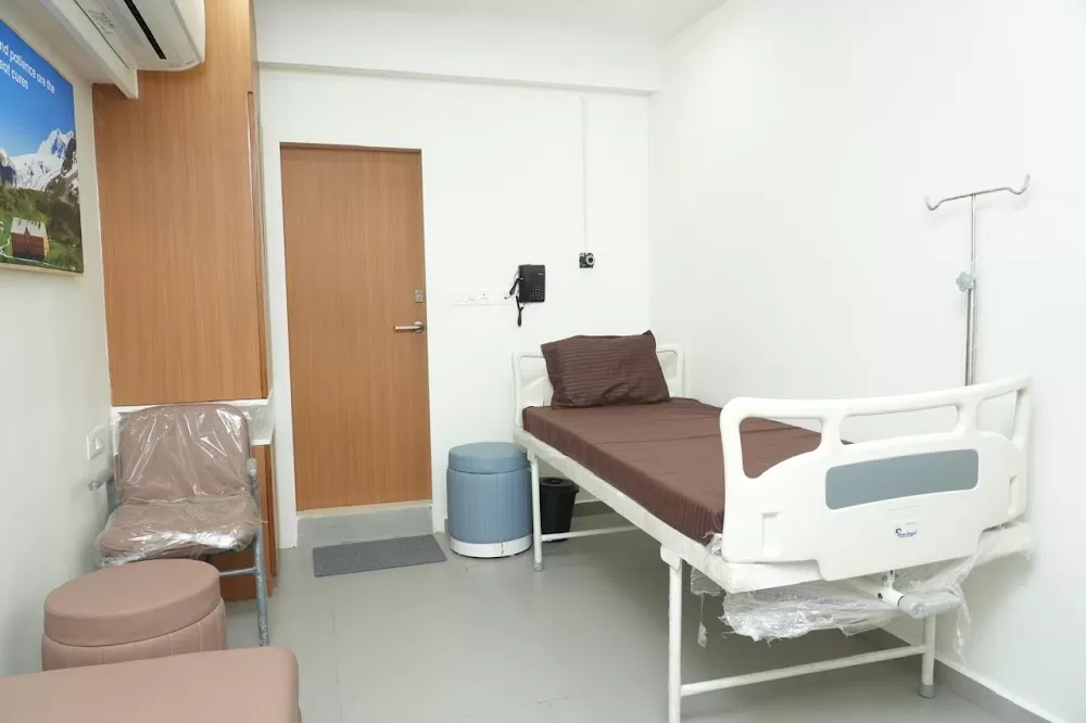 DEV ENT HOSPITAL - Photo 5