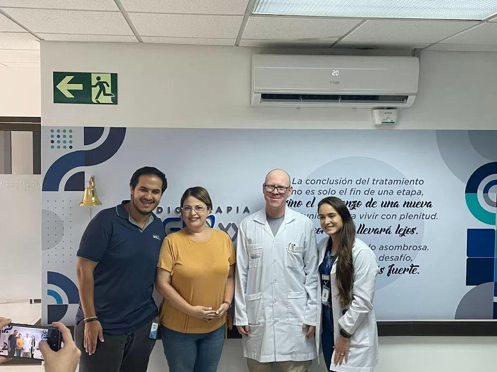 Centro Médico Radioterapia Siglo XXI - Photo 8