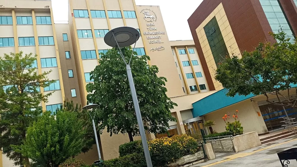 Dokuz Eylül Üniversitesi Araştırma Uygulama Hastanesi - Photo 1