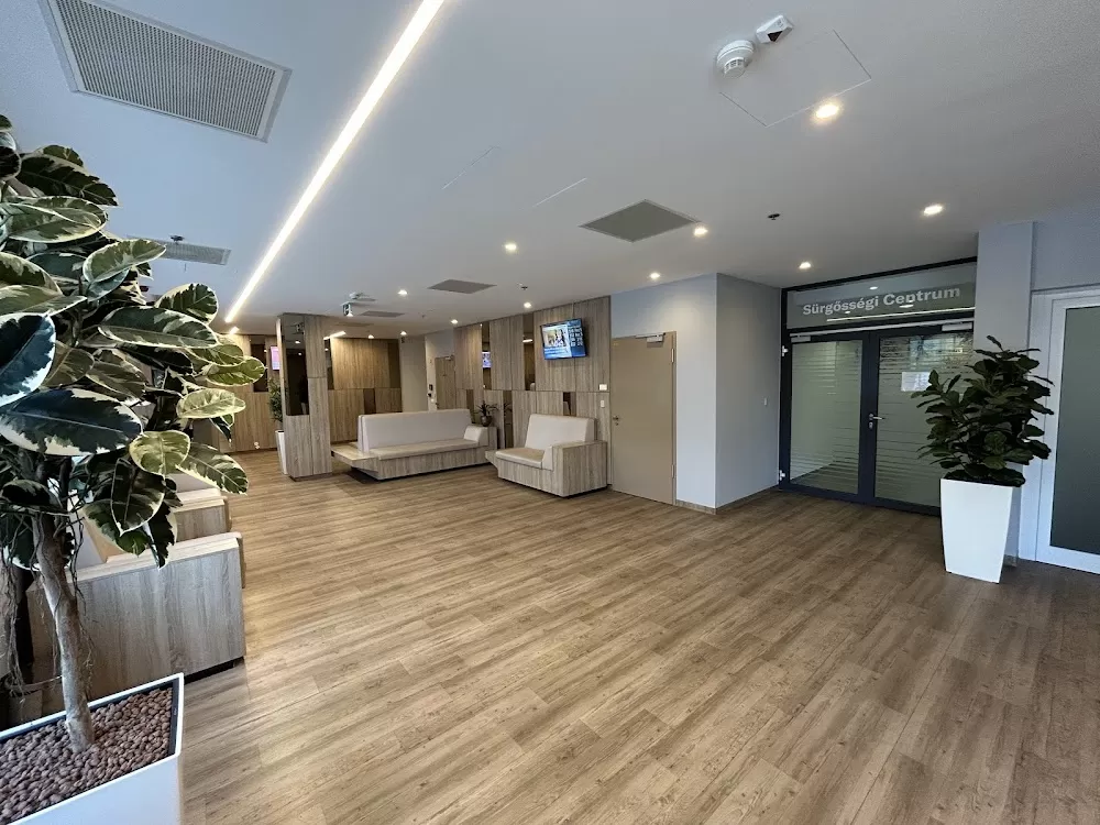Medicare Ügyeleti Centrum (Urgent Care Center) - Photo 3